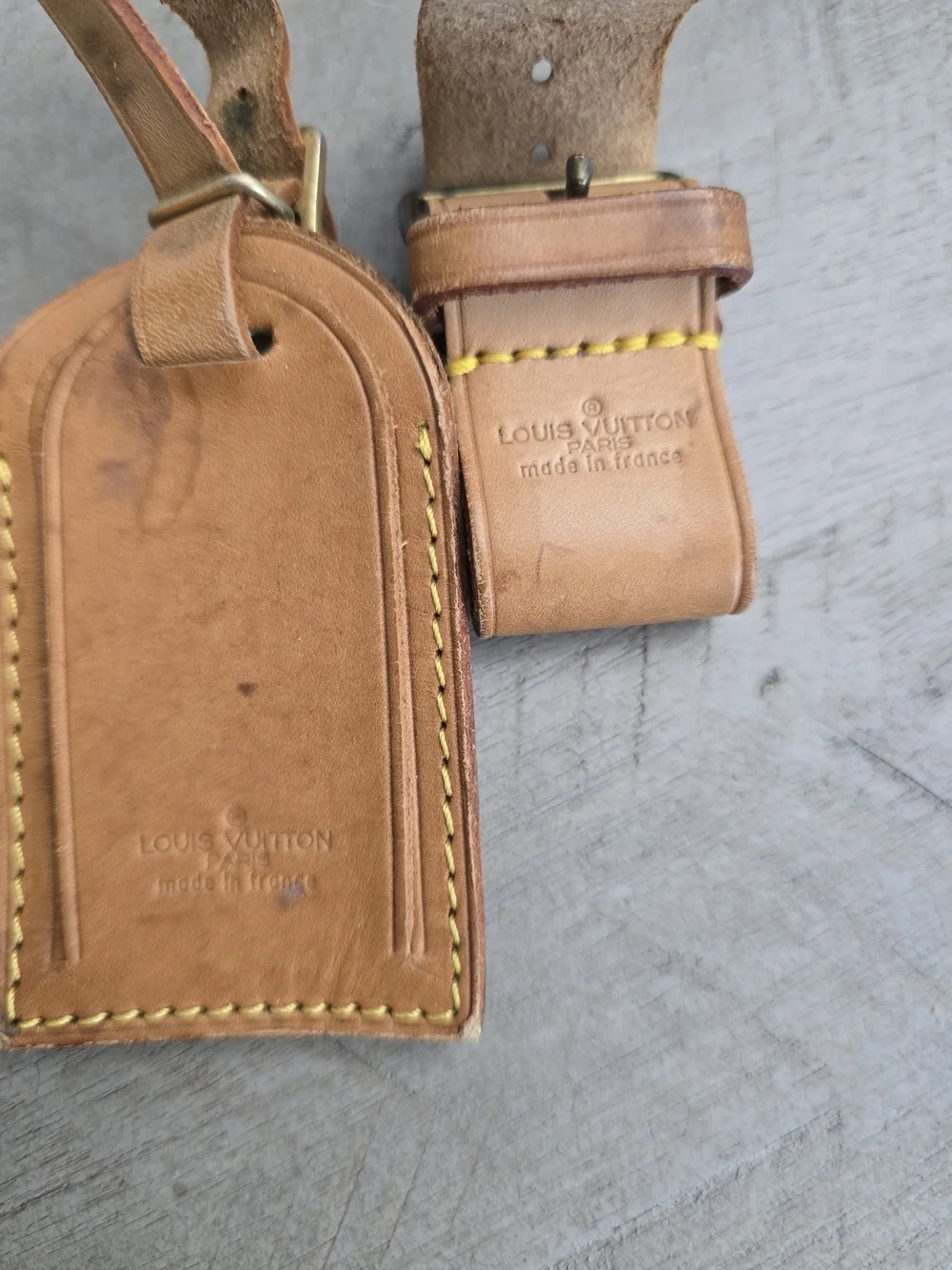 Louis Vuitton Light Tan Leather Luggage Tag & Poignet Set - Picture 2 of 5
